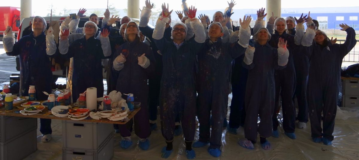 TeilnehmerInnen der Action Painting Teamaktivität in München
