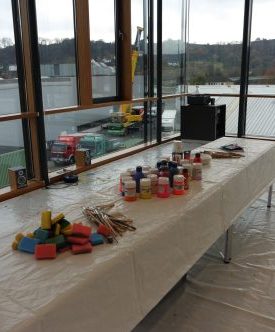 Atelierblick Firmenevent Teampainting im Konferenzraum